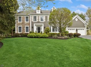 4 Stirling Rd, Bernardsville, NJ 07924