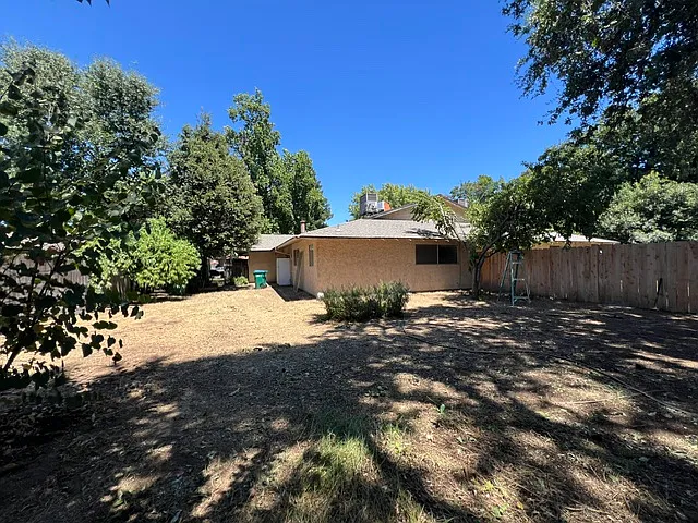 2907 Jolyn Way #B — Photo 26