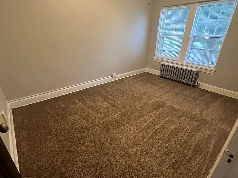 1385 Manor Park Ave — Photo 15