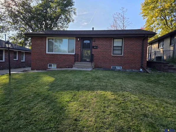 1635 N 58th St, Lincoln, NE 68505