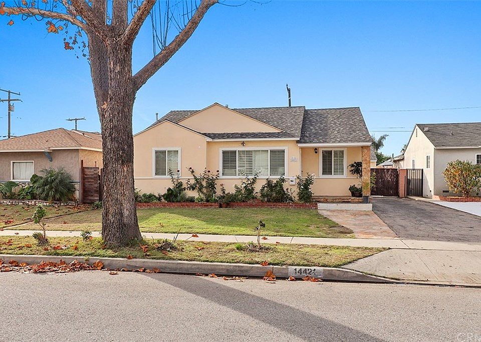 1st image of 14421 Piuma Ave