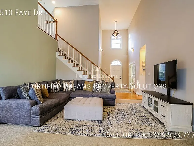 5510 Faye Dr — Photo 7