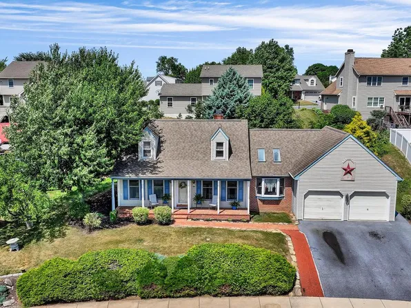 218 Mason Dr, Ephrata, PA 17522