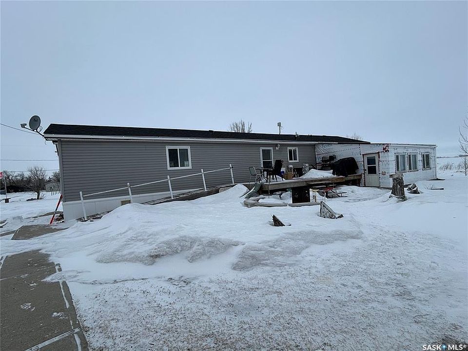 1st image of 131 3rd Ave E
