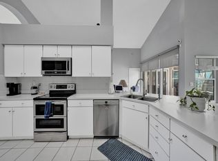 13 Meadows Park Ln, Boynton Beach, FL 33436