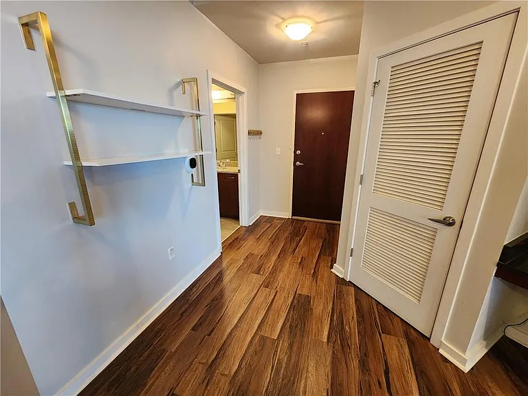 400 W Peachtree St NW #1614 — Photo 10