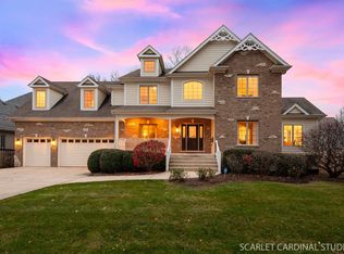 555 S Julian St, Naperville, IL 60540