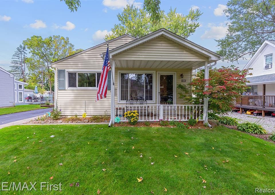 223 Fairgrove St, Romeo, MI 48065 Zillow