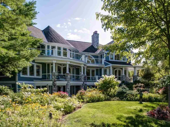 5604 Coastal Woods Ct, Petoskey, MI 49770