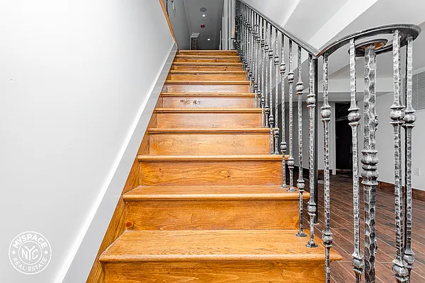 Rented by MySpaceNYC | media 13