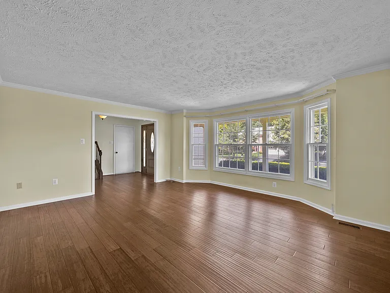 203 Markwood Dr — Photo 7