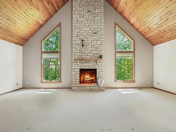5th image of 4084 Crest View Rd NE