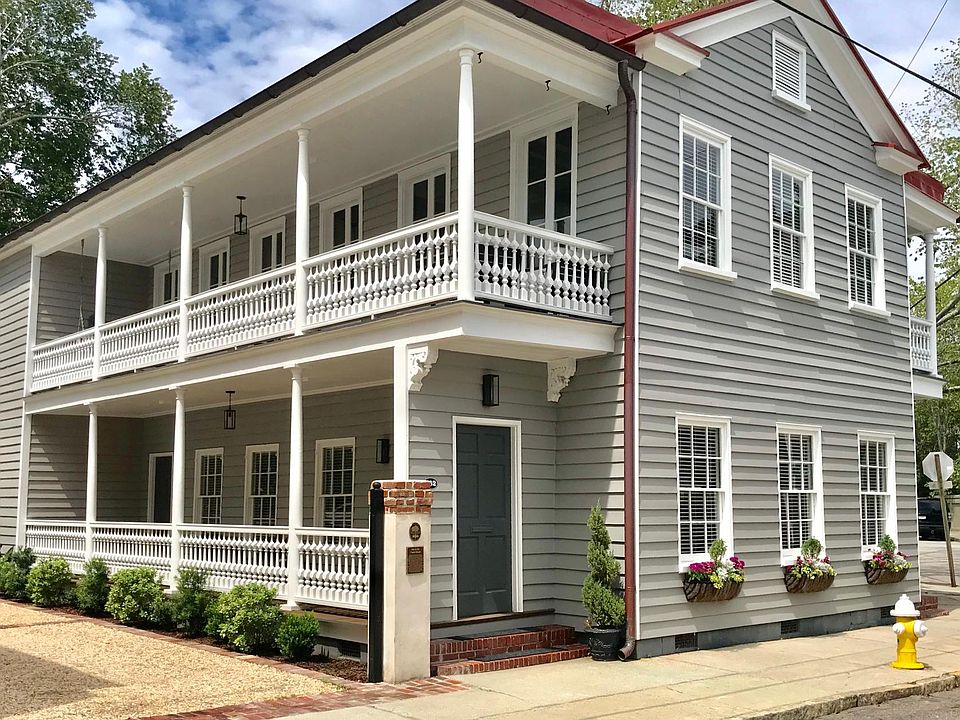 Classic Charleston Style