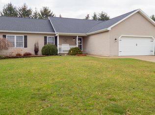 1134 Meadowsweet Ln, Vicksburg, MI 49097