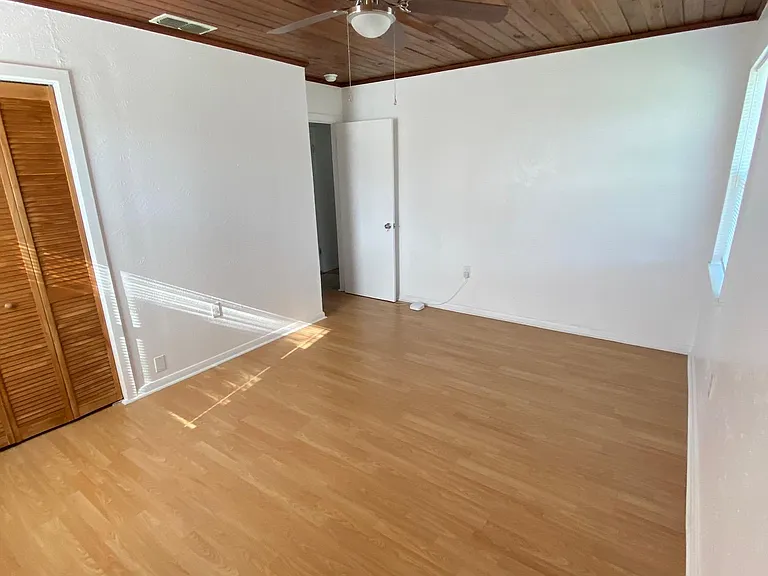 Master Bedroom (entrance)