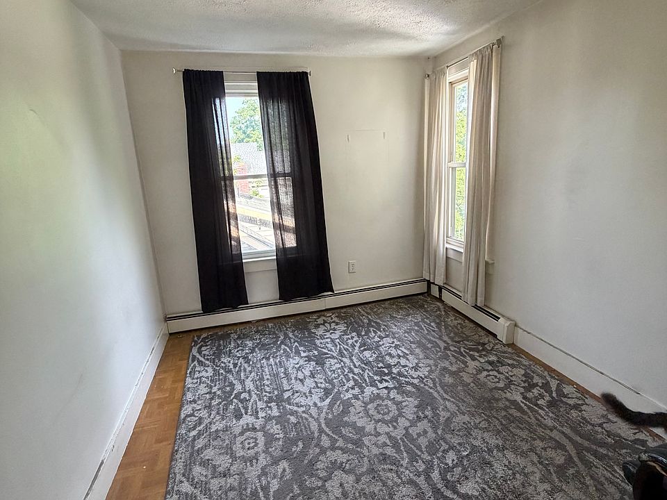 2nd image of 456 Main St #301