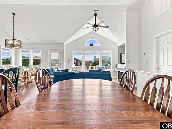 4th image of 742 Starfish Ct