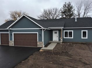405 Luann Kay Ln, Orfordville, WI 53576