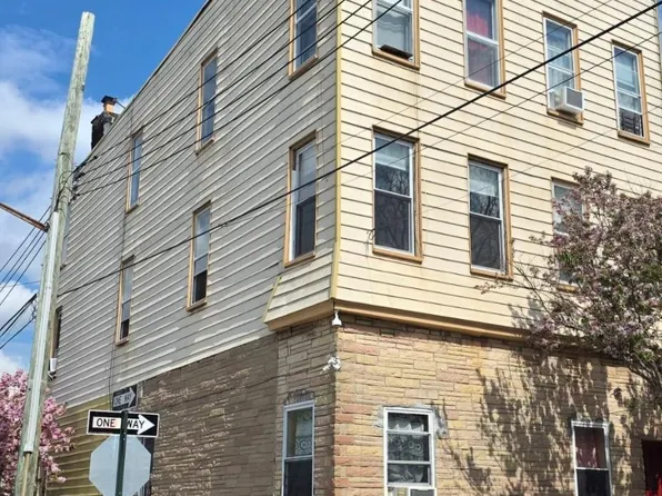 5427 Arnold Avenue, Maspeth, NY 11378