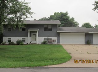 52401 Montezuma Dr, Granger, IN