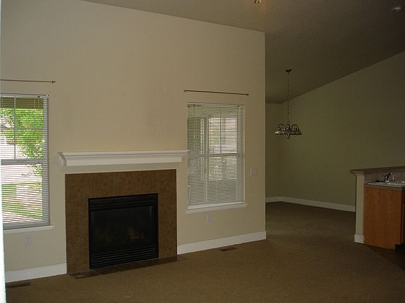 3rd image of 1028 Canal Dr