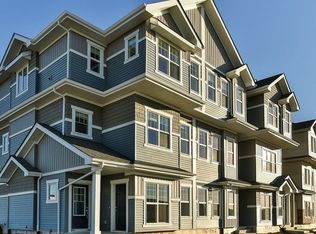 3305 119a St SW #1, Edmonton, AB T6W 4V3