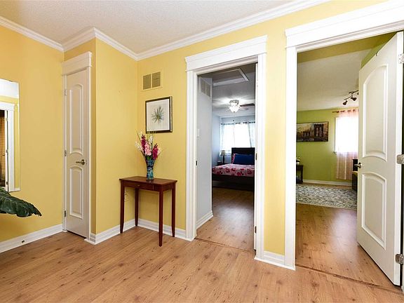 5th image of 120 Railroad St #25