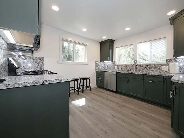 116 S Arroyo Seco St — Photo 9
