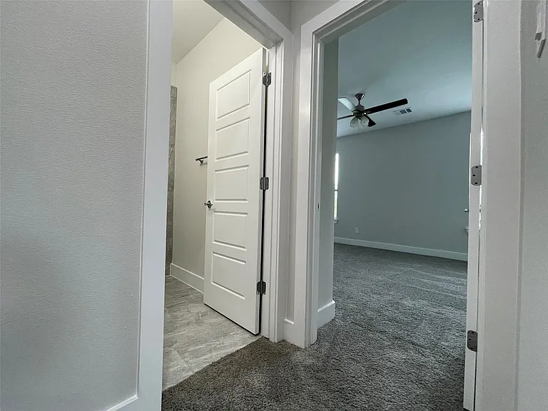 2417 N Winnetka Ave — Photo 20