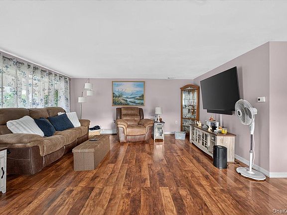3rd image of 48 Silver Street