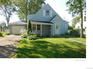 83 Larch Rd, Amherst, NY 14226