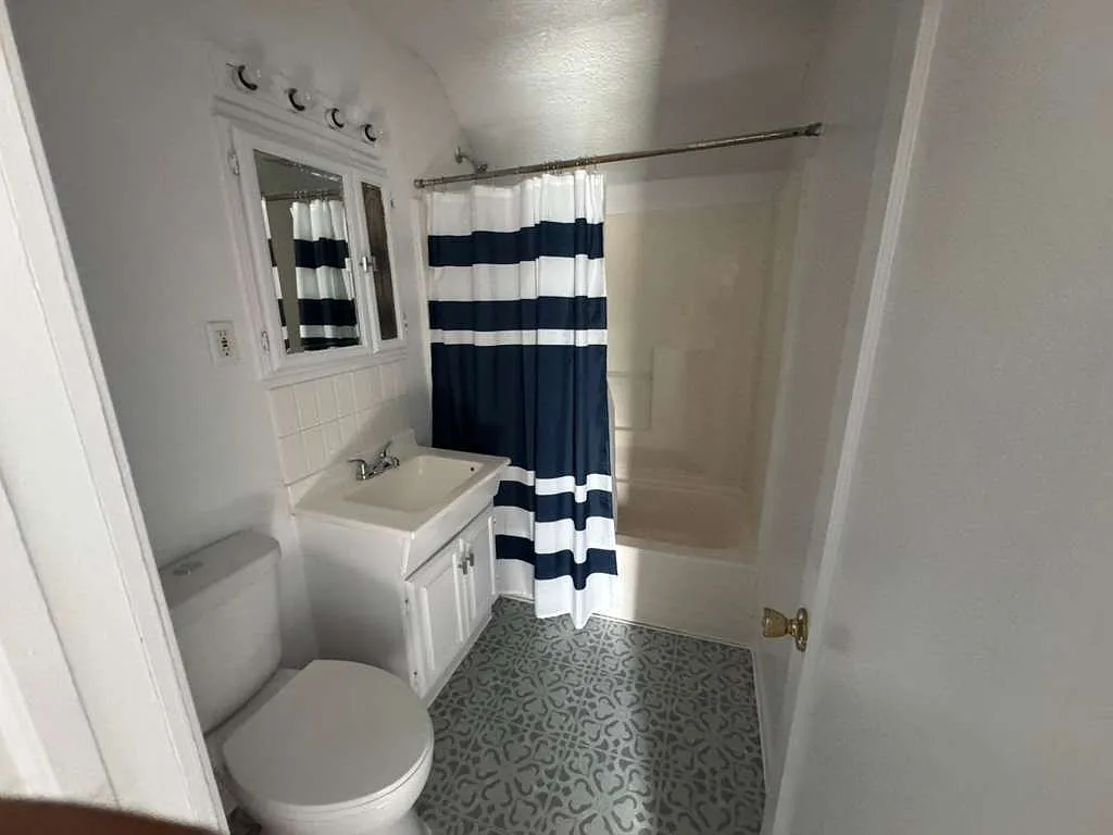 5 bed, 1734 sqft, $2,000 — Photo 3