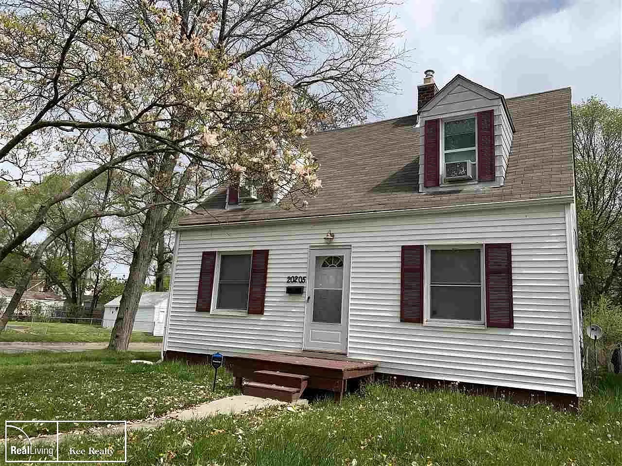 20205 Kingsville St photo 1