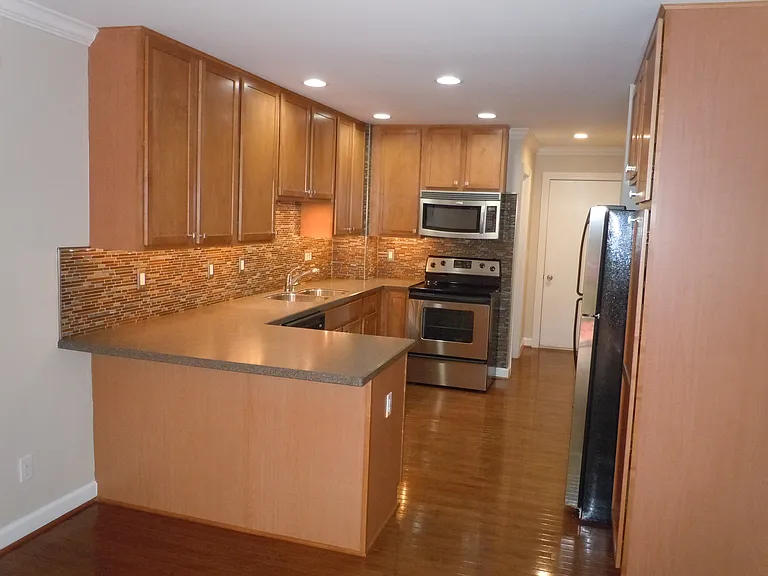 304 James Cir — Photo 7