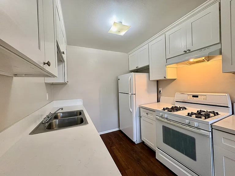 383 Orchid Ln #I — Photo 6