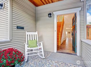 420 24th Ave E, Seattle, WA 98112