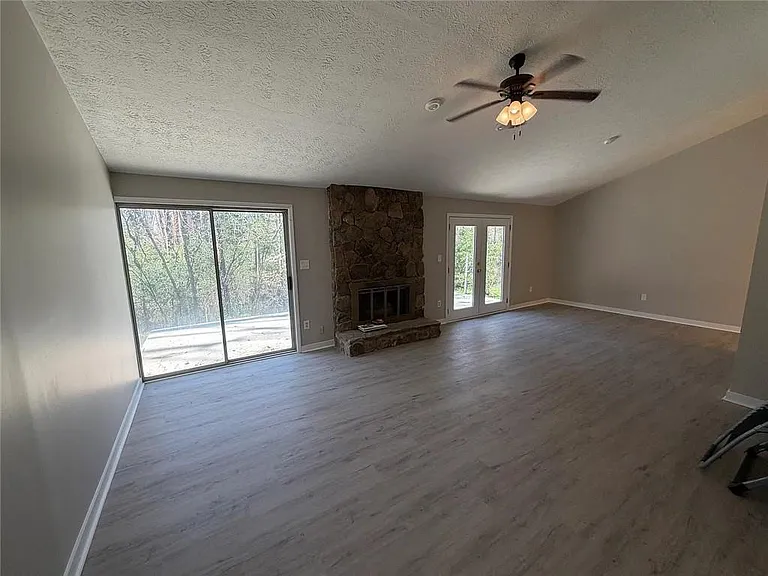 418 Engle Dr — Photo 6