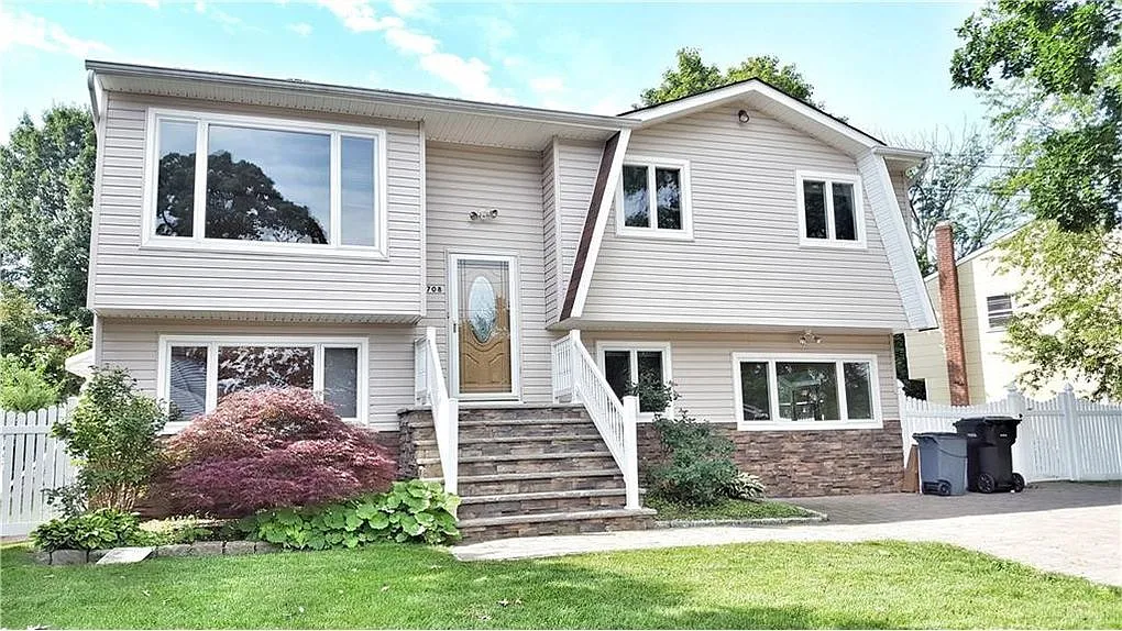 1708 Central Ave photo 1