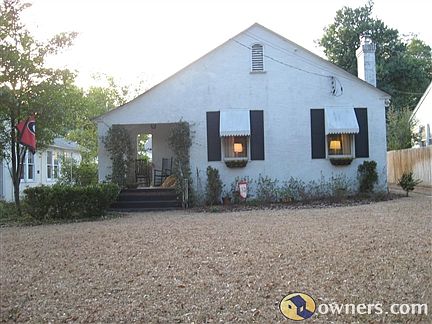 Charming Hill Bungalow