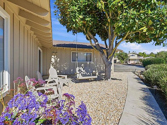 2nd image of 929 Pepper Tree Ln