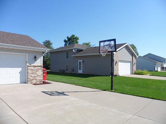 3rd image of 11460 W 127th Pl