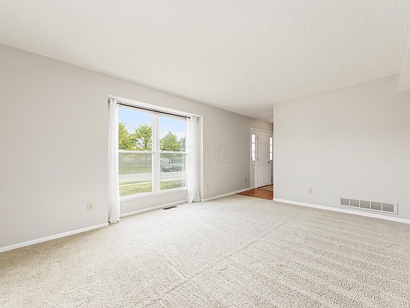 5th image of 3103 Castlebrook Ave