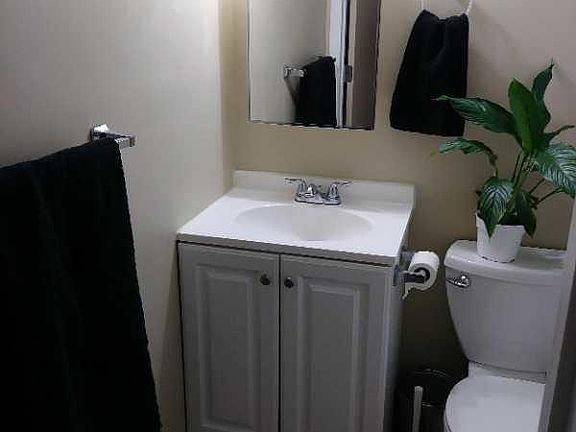 3rd image of 928 N Grant Ave