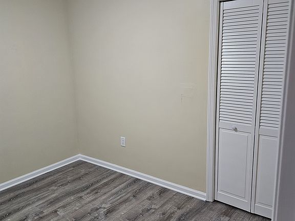 3rd image of 6111 Hudson Ave Floor 1