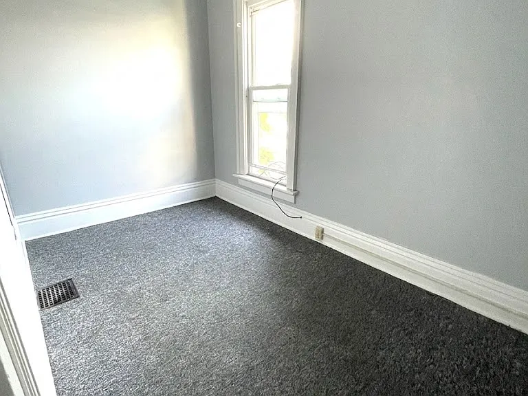 257 W 8th St #4 — Photo 2