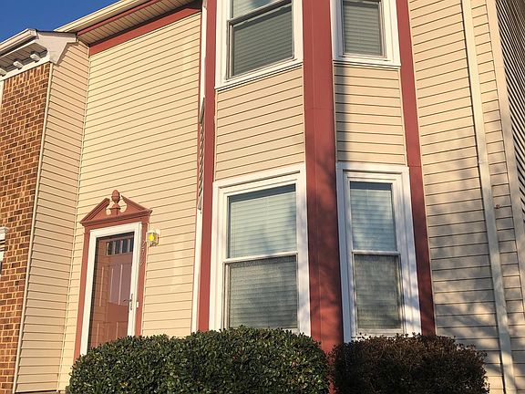 2nd image of 276 Windbrooke Ln