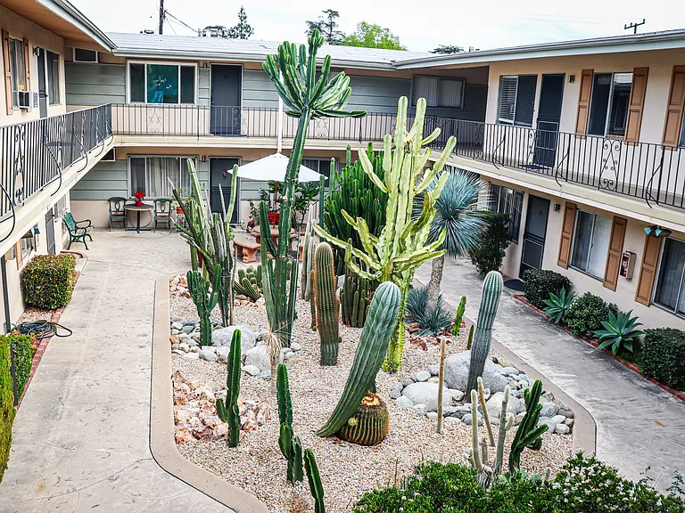 Rosemead Villas — Photo 6