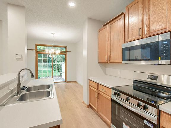5th image of 3710 Vermilion Ct S
