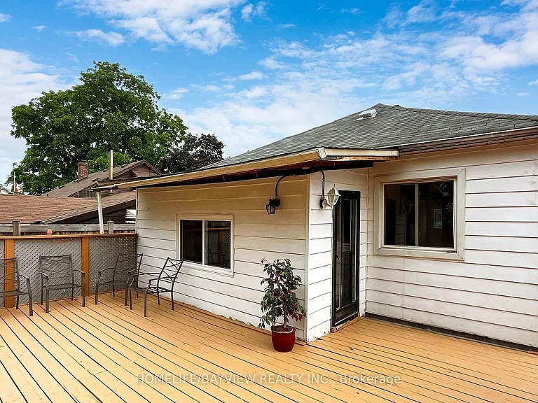 313 Andrew St — Photo 16