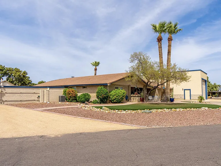 18026 N Everson Dr — Photo 2